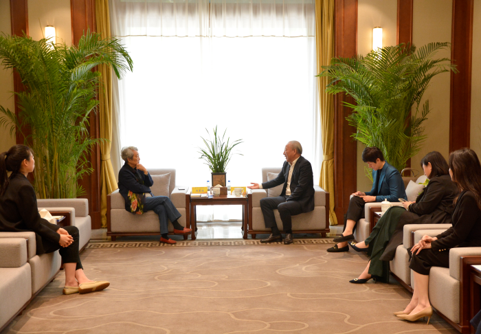 1682494197847045416.png 会见周秉德11.png