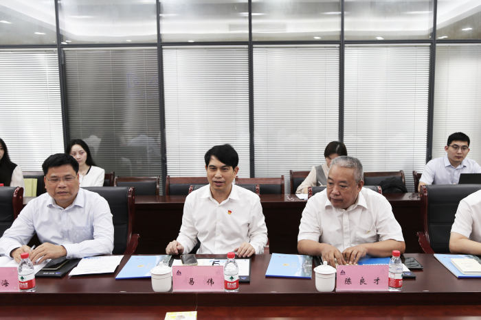 1682657049577062363.png 严介和理事长同海南省建设集团党委书记、董事长易伟会谈3.png