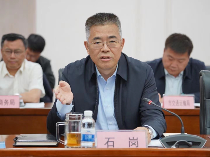 1684297967748049752.png 与克拉玛依市人民政府战略合作签约仪式2.png