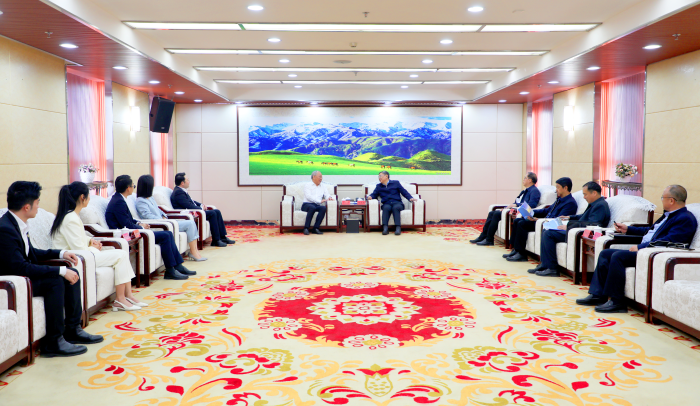 1684476975462030203.png 同新疆塔城地委书记魏建国会谈2.png