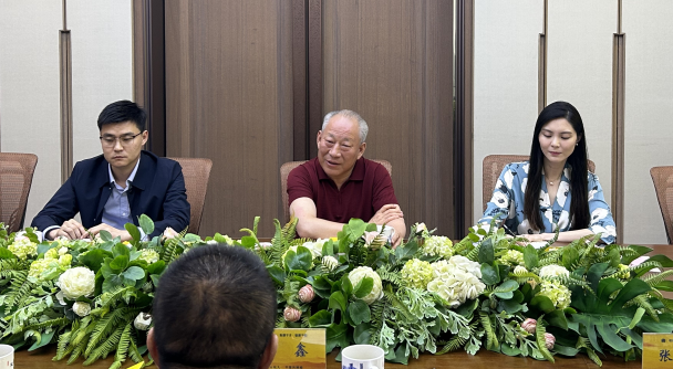 1686122741058012333.png 严介和会见新疆乌鲁木齐2.png