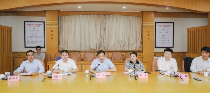 1717986745284077308.jpg 20240607严昊主席与广东省梅州市梅县区委书记温助民会谈1.jpg