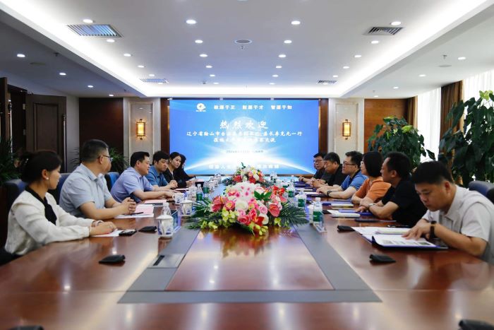 无码中文
与辽宁省鞍山市台安县人民政府签订战略合作协议1.jpg