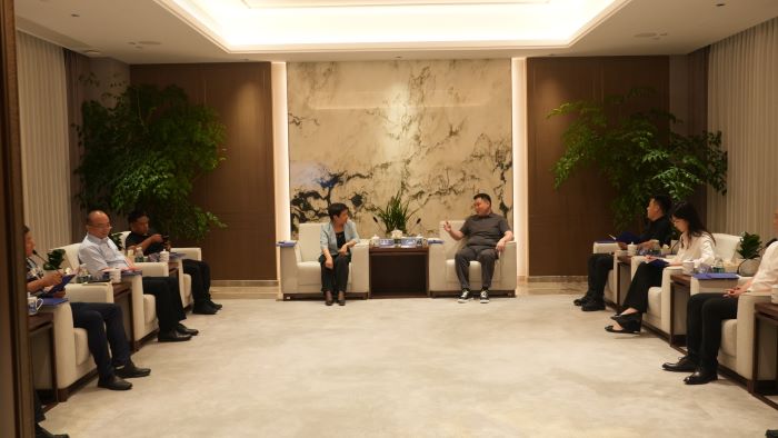 1724213394953064638.jpg 严昊与山东省东营市东营区委副书记、区长燕雪英会谈.jpg