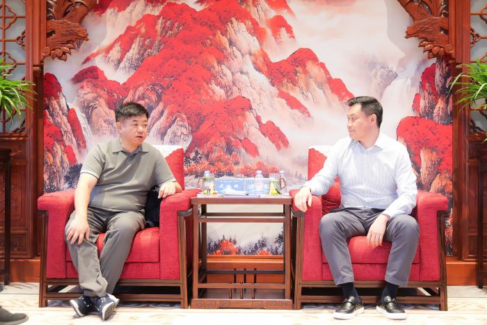 1729215035436024645.jpg 严昊与云南省普洱市思茅区委副书记、区长武咏健会谈1.jpg