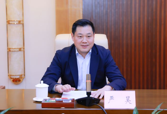 1738898007428002974.jpg 20250205严昊与广西防城港市委书记黄江、市长邱明宏会谈3.jpg