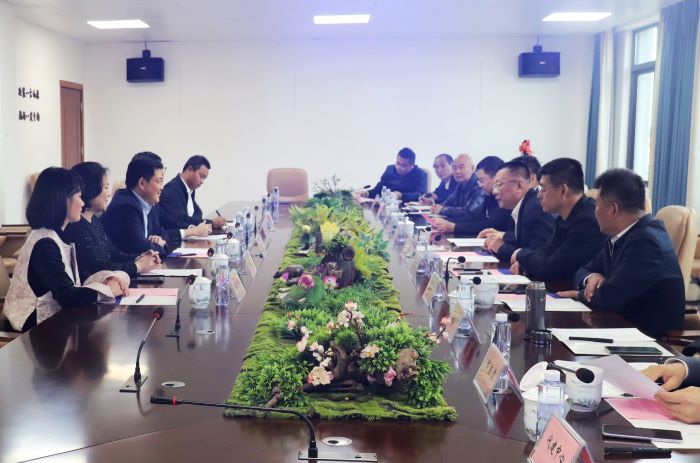 1739332696743076482.jpg 20250210严昊与广东省雷州市委书记吴松江、市长闫嘉伟会谈2.jpg