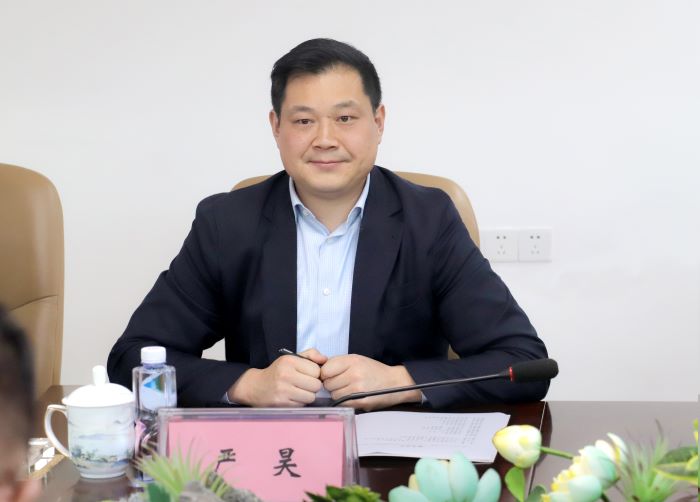 1739332709559098074.jpg 20250210严昊与广东省雷州市委书记吴松江、市长闫嘉伟会谈1.jpg