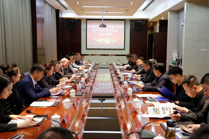 1741002567728044809.jpg 2月28日,与阿克苏地区拜城县委书记霍军会谈1.jpg