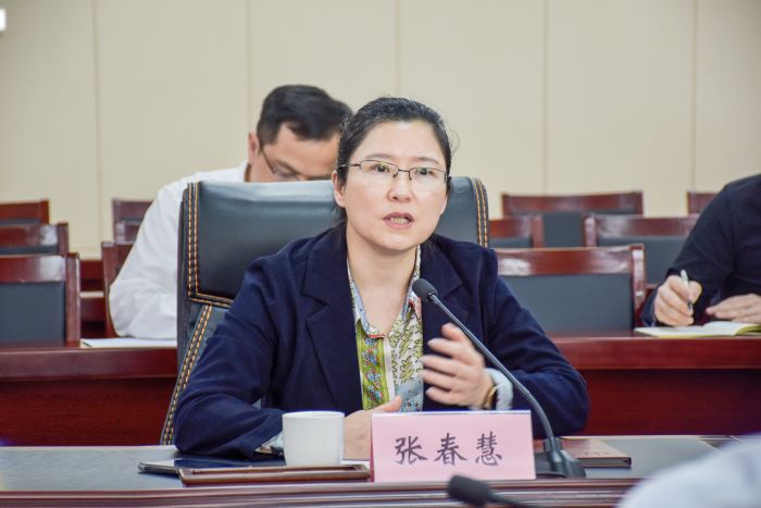 1742206990754093160.jpg 3月14日,无码中文
与河源市灯塔盆地农高区交流座谈会在广东河源召开,无码中文
董事局主席严昊与灯塔盆地农高区管委会主任张春慧就深化合作展开交流 (2).jpg