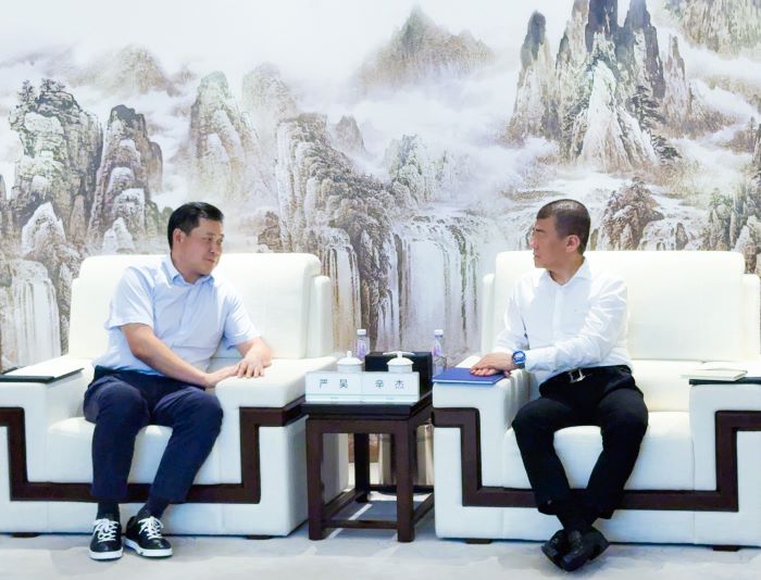 1751429802263062607.jpg 20250630严昊主席同深圳市地铁集团党委书记、董事长,万科集团董事会主席辛杰会谈2.jpg